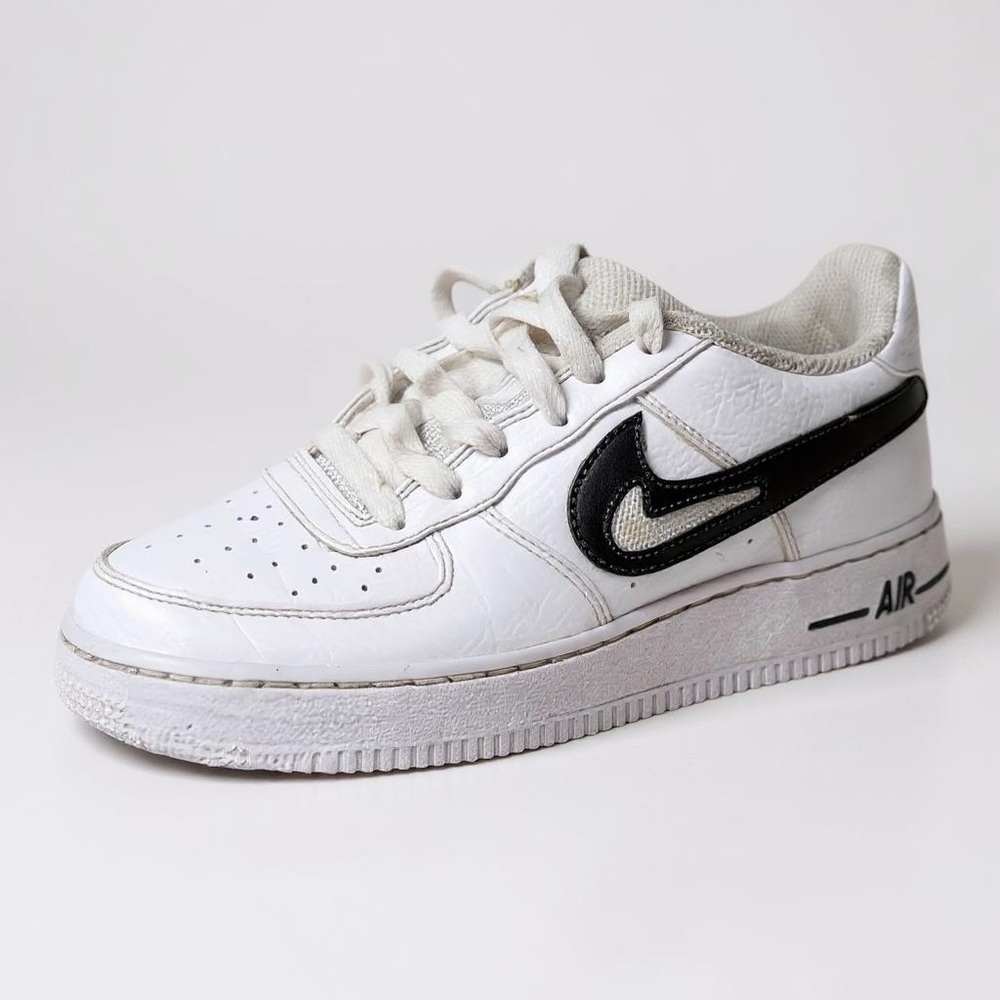 Nike Air Force 1 Kids Sneakers White and Black‎ Cut Out Swoosh 4.5Y